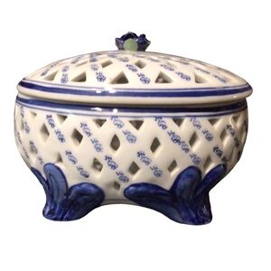 Home & Garden Party Porcelain Blue & White Potpourri Dish With Lid